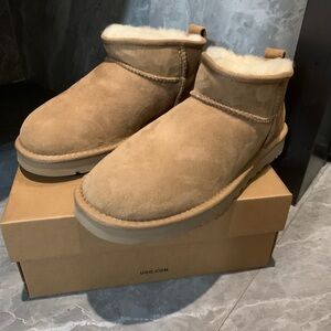 UGG Tan Suede Ankle Boots🥥🥥